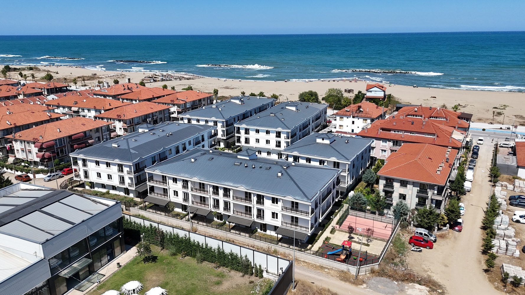 KARASU'DA LÜKS KONUTLAR